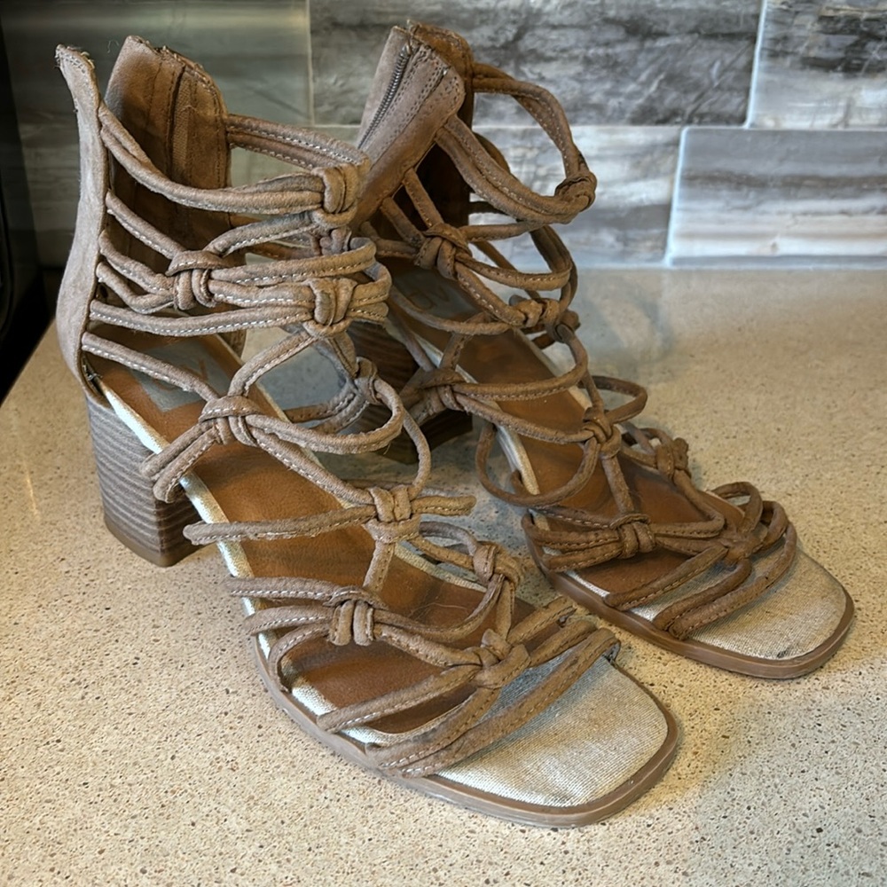 dolce vita women’s open toe sandals